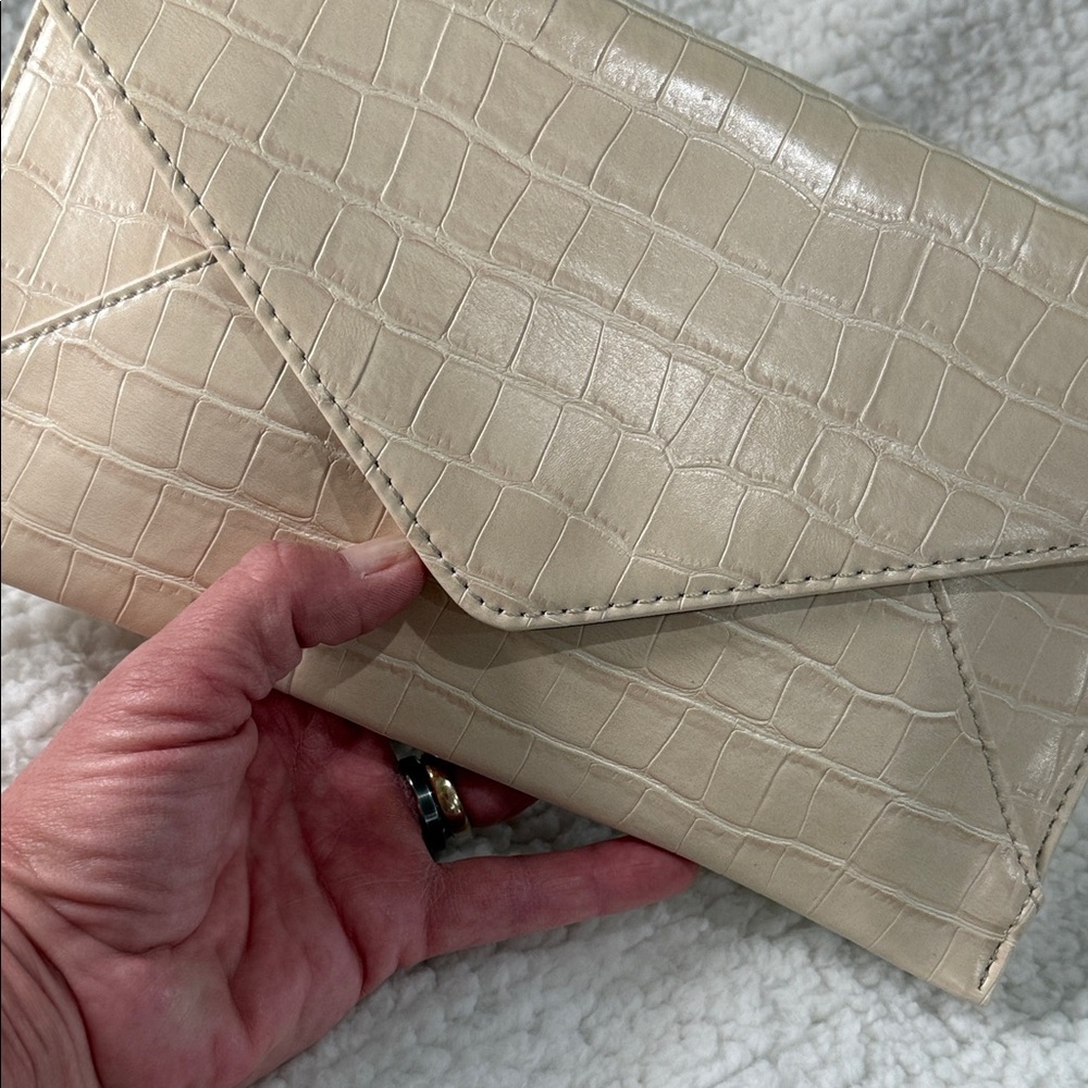 VENUS Beige/Cream Crocodile-Pattern Wristlet. New.